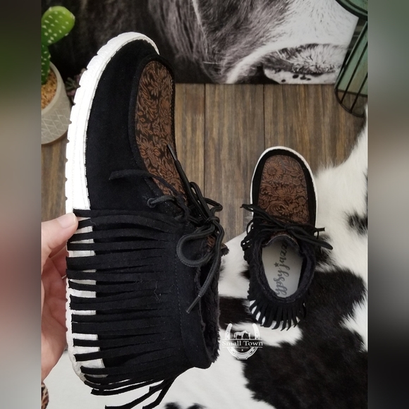 All Fringed Up - Black - Picture 4 of 5